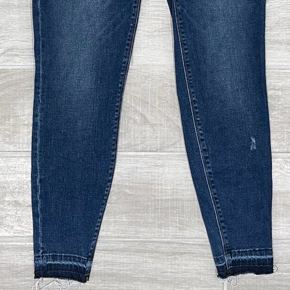 Spanx Distressed Ankle Skinny Jeans in Medium Wash Denim Women’s Size M - Picture 7 of 15